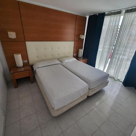 Cozy Apartment Near The Beach Playa de las Américas Kültér fotó